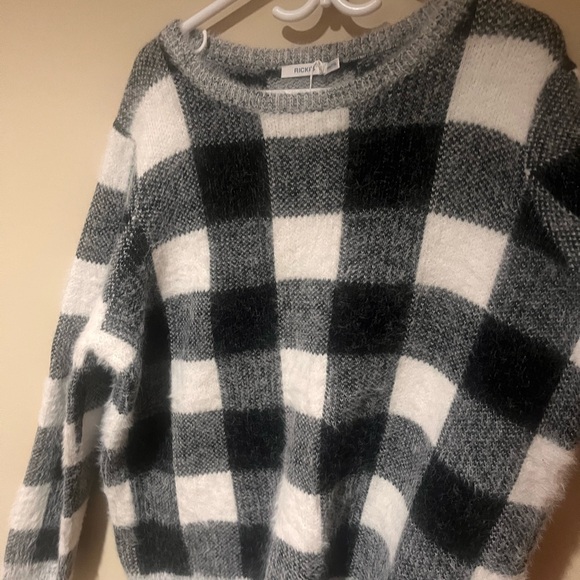 Buffalo Plaid Sweater - Picture 3 of 4